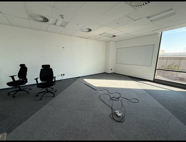 718M² OFFICE TO LET IN ROSEBANK